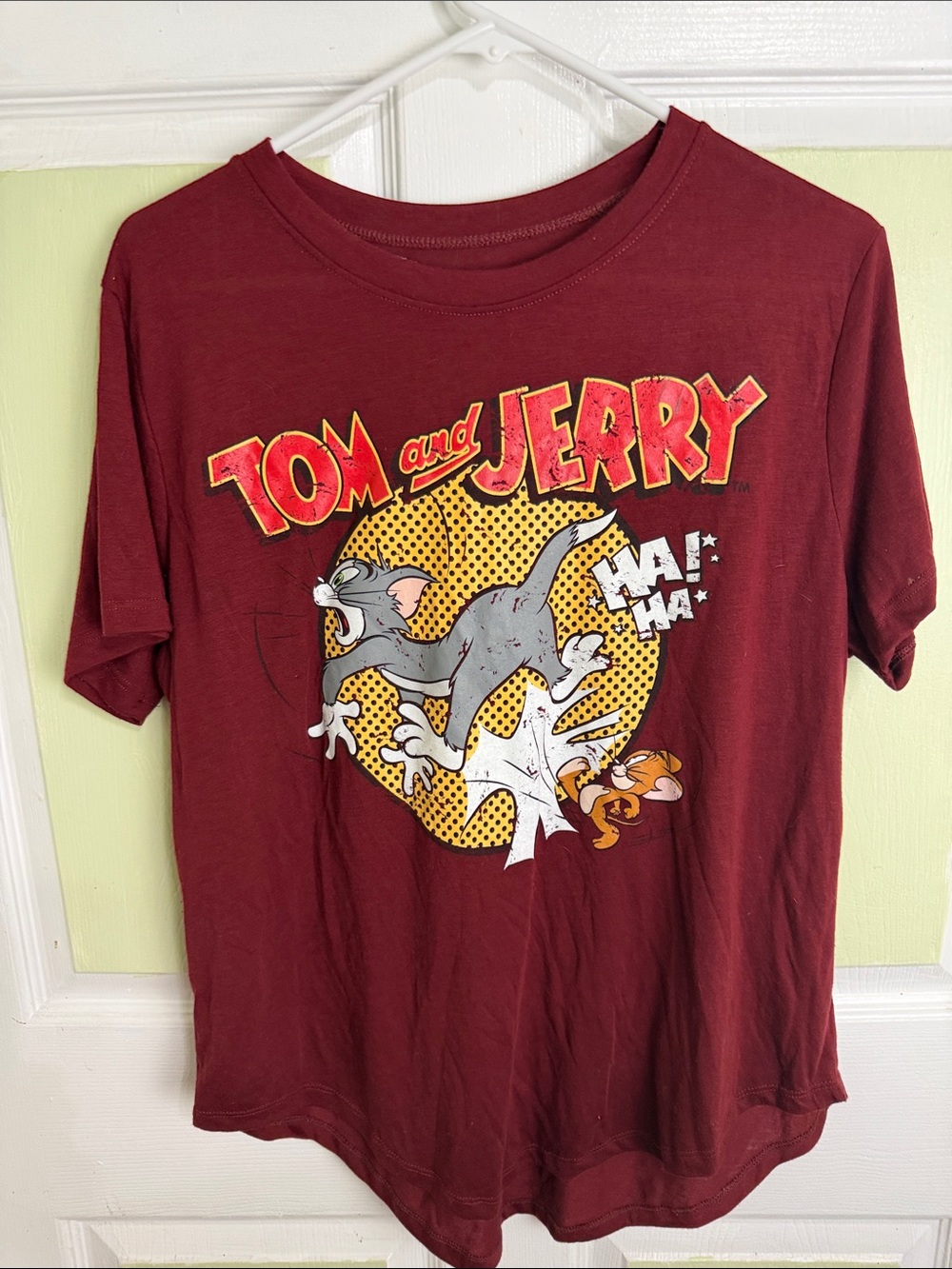 (2346) Tom and Jerry Kids Short Sleeve Tee — Burgundy Graphic, Size: XXL